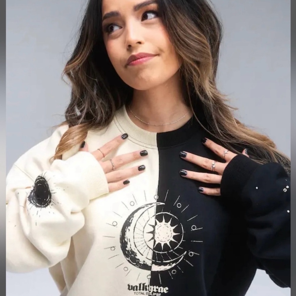 Valkyrae 2021 Limited Edition Radiant Spirits Total Eclipse Sweater - Picture 2 of 6